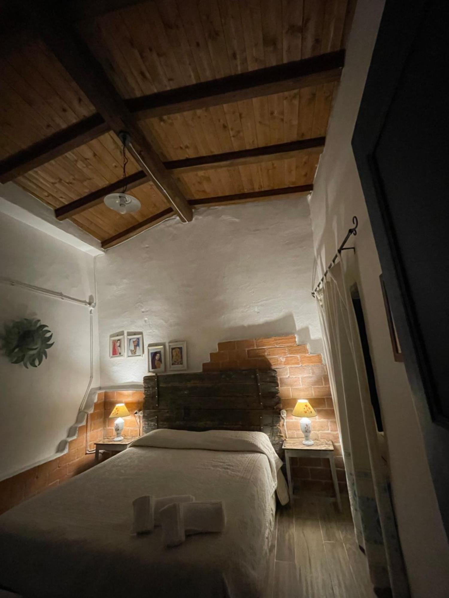 B&B Corte San Lussorio Ольена Экстерьер фото
