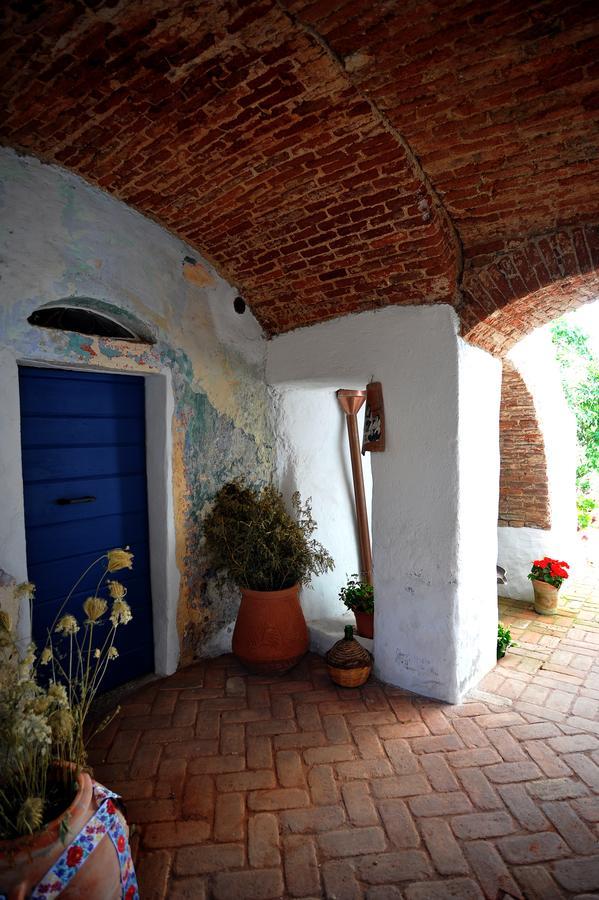 B&B Corte San Lussorio Ольена Экстерьер фото