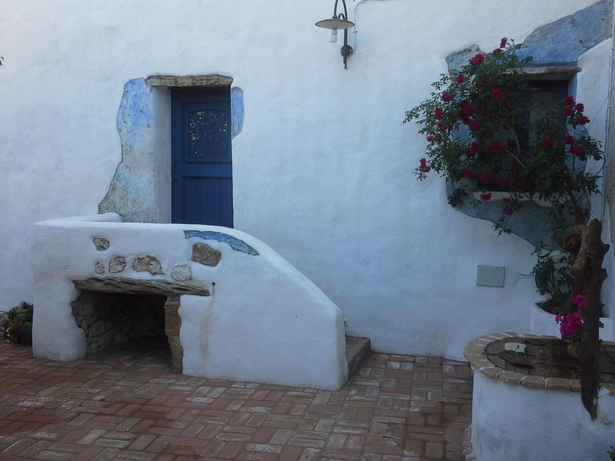 B&B Corte San Lussorio Ольена Экстерьер фото