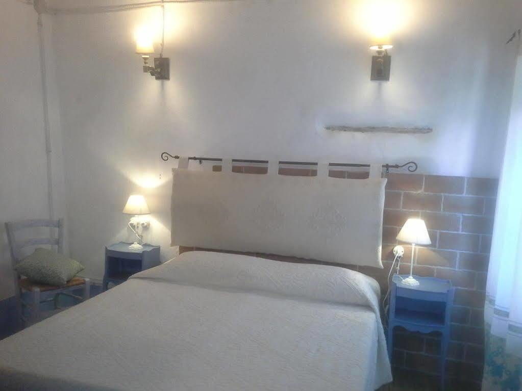B&B Corte San Lussorio Ольена Экстерьер фото